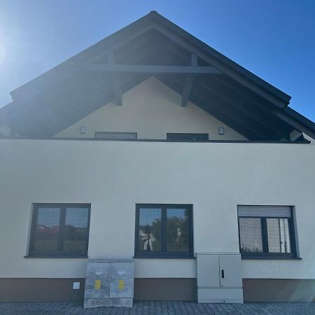 Ruhige Gruene Oase Bei Flughafen Schwechat Zewnętrze zdjęcie