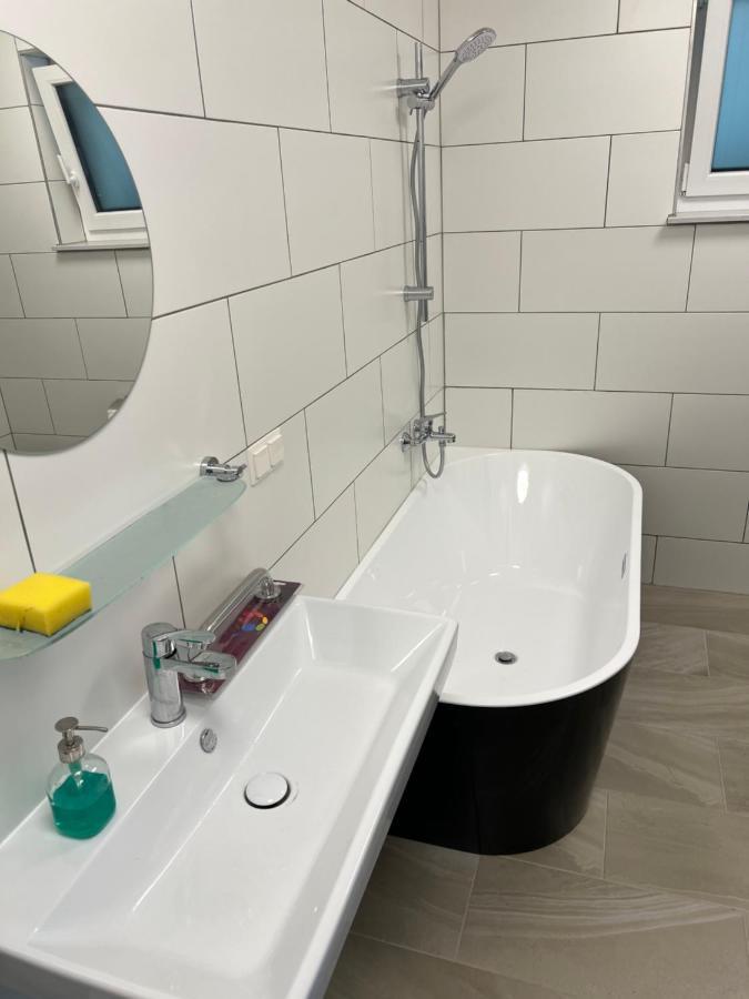 Ruhige Gruene Oase Bei Flughafen Schwechat Zewnętrze zdjęcie